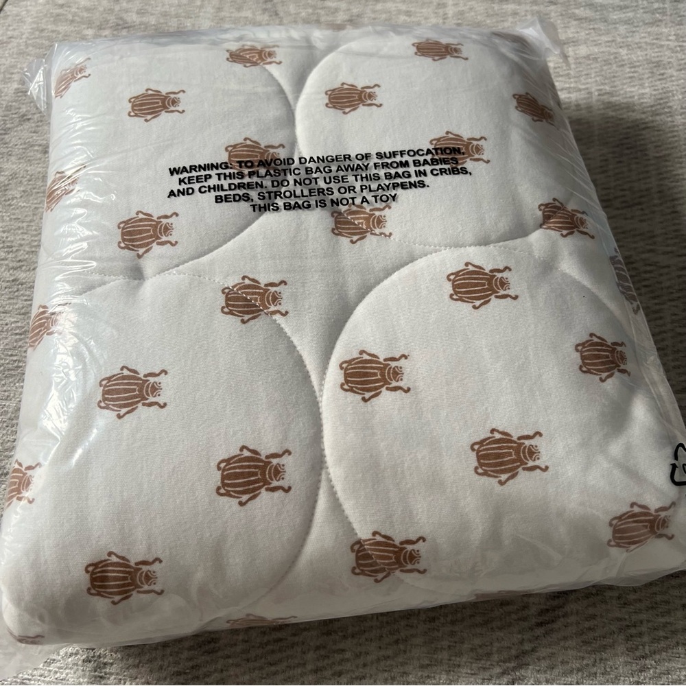Kate Quinn Tawny Beetle NWT Organic Quilt